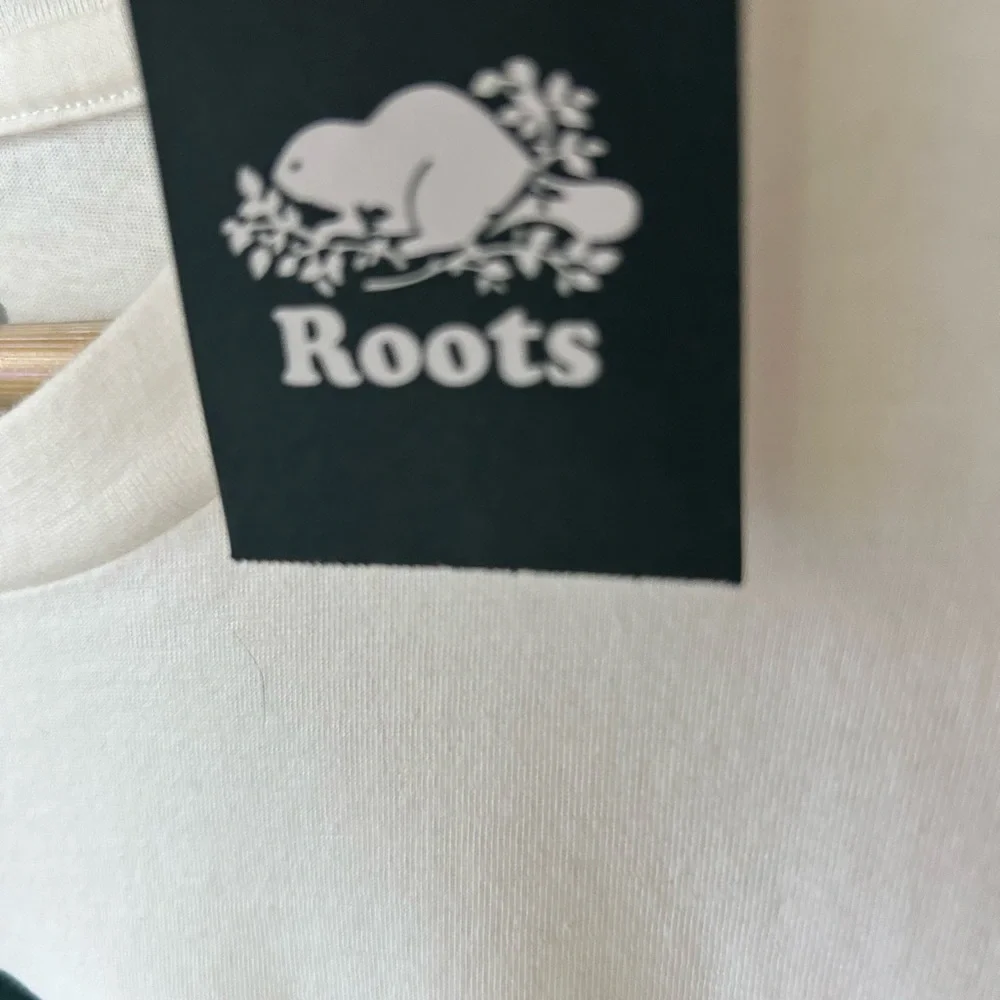 Roots Woman’s White Long Sleeve Shirt Size M - Picture 3 of 6